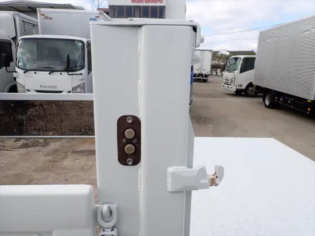 いすゞ エルフ TRG-NJR85Aの写真7