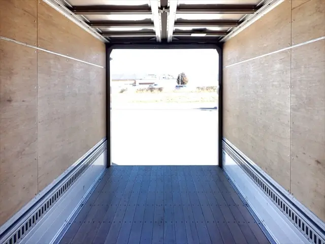 いすゞ エルフ TRG-NPR85AN(2WD)の写真8