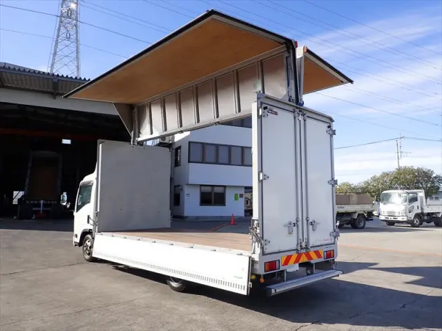 いすゞ エルフ TRG-NPR85AN(2WD)の写真12