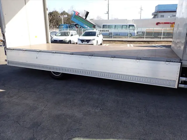 いすゞ エルフ TRG-NPR85AN(2WD)の写真14