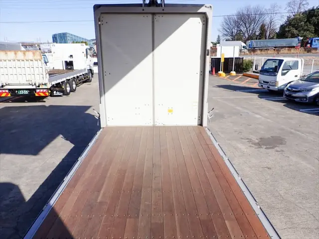 いすゞ エルフ TRG-NPR85AN(2WD)の写真16