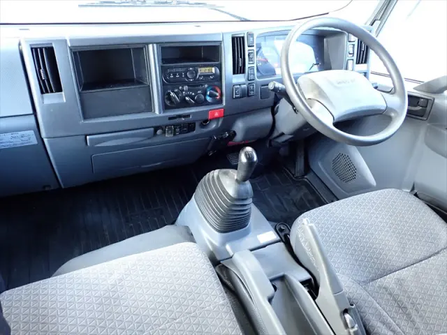 いすゞ エルフ TRG-NPR85AN(2WD)の写真44