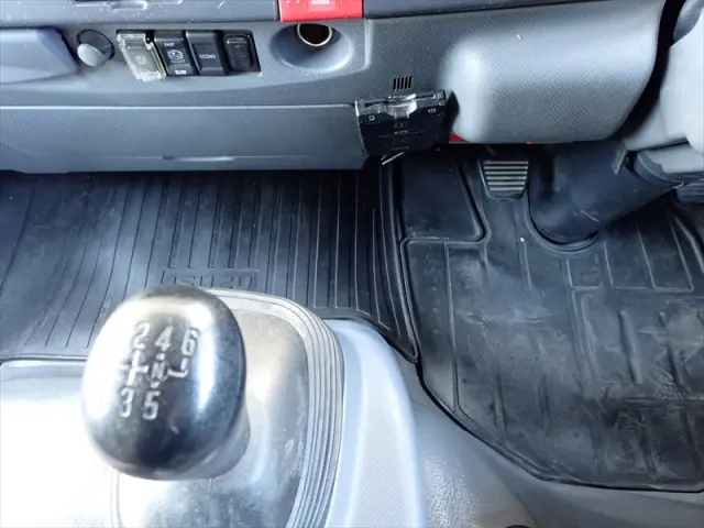 いすゞ エルフ TRG-NPR85AN(2WD)の写真47