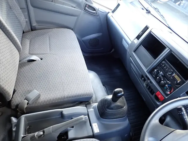 いすゞ エルフ TRG-NPR85AN(2WD)の写真49