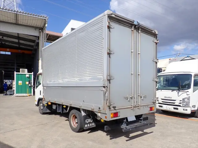 いすゞ エルフ TRG-NPR85AN(2WD)の写真4