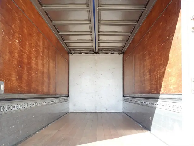 いすゞ エルフ TRG-NPR85AN(2WD)の写真5