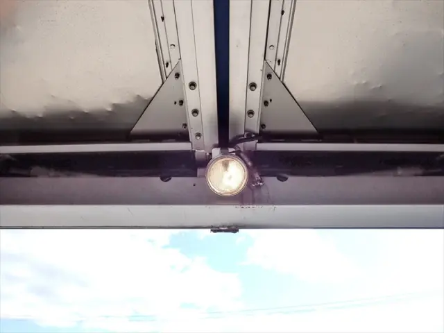 いすゞ エルフ TRG-NPR85AN(2WD)の写真8