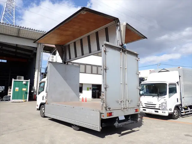 いすゞ エルフ TRG-NPR85AN(2WD)の写真14