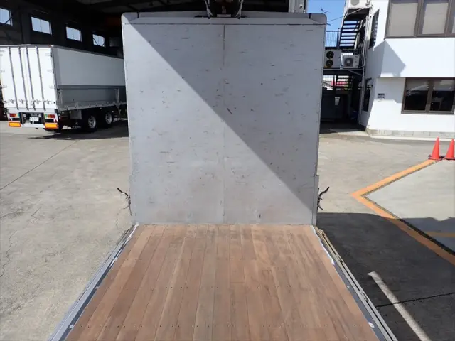 いすゞ エルフ TRG-NPR85AN(2WD)の写真18