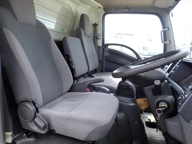 いすゞ エルフ TRG-NPR85AN(2WD)の写真31