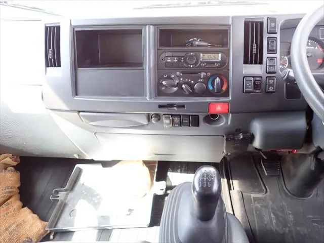 いすゞ エルフ TRG-NPR85AN(2WD)の写真34