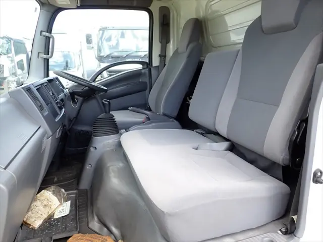 いすゞ エルフ TRG-NPR85AN(2WD)の写真37