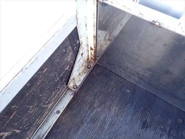 いすゞ エルフ SKG-NJR85A(2WD)の写真9