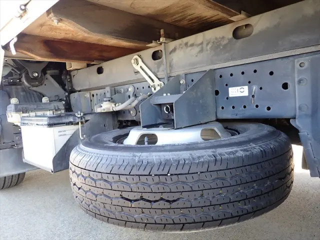 いすゞ エルフ SKG-NJR85A(2WD)の写真15