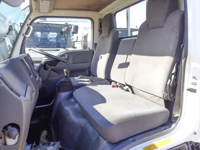 いすゞ エルフ SKG-NJR85A(2WD)の写真18