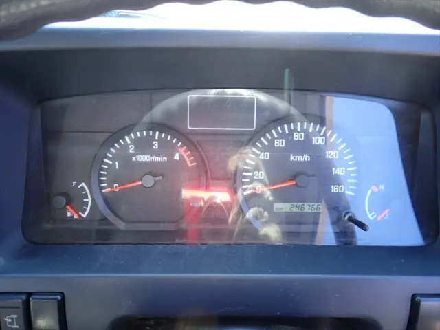 いすゞ エルフ SKG-NJR85A(2WD)の写真21