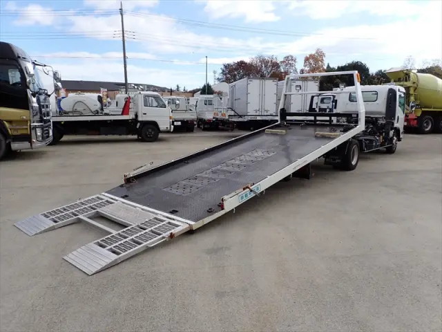 いすゞ エルフ TRG-NPR85AN(2WD)の写真2