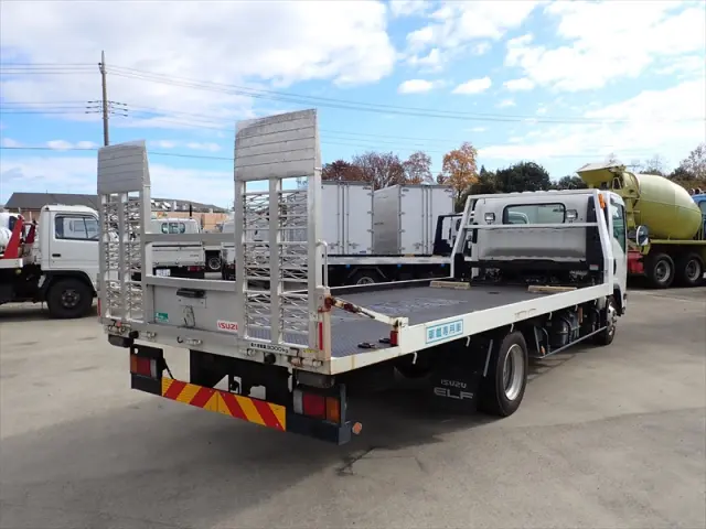 いすゞ エルフ TRG-NPR85AN(2WD)の写真6