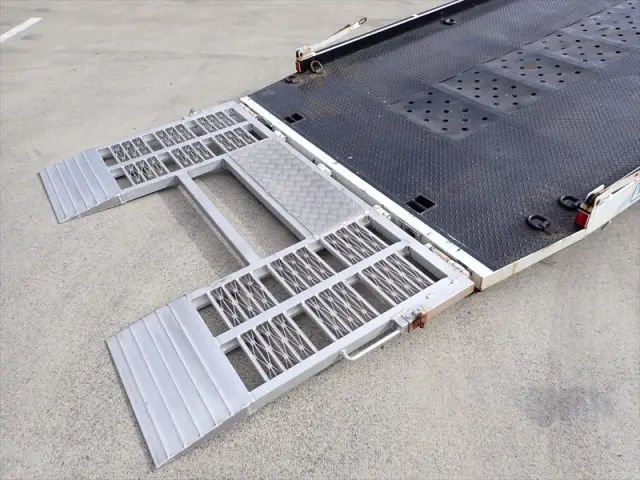 いすゞ エルフ TRG-NPR85AN(2WD)の写真11