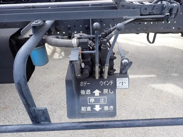 いすゞ エルフ TRG-NPR85AN(2WD)の写真20