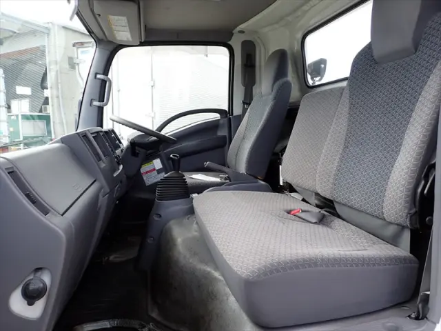 いすゞ エルフ TRG-NPR85AN(2WD)の写真26