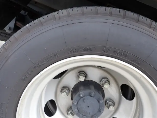 いすゞ エルフ TRG-NPR85AN(2WD)の写真40