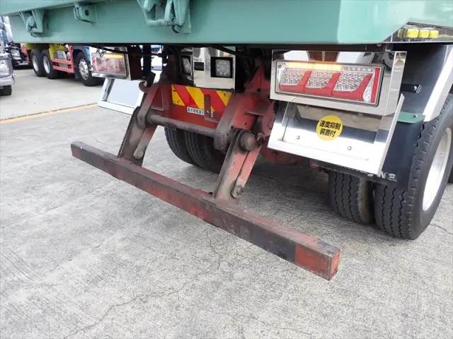 いすゞ ギガ QPG-CXZ77BT(2WD)の写真5