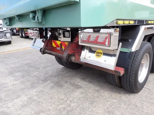 いすゞ ギガ QPG-CXZ77BT(2WD)の写真6