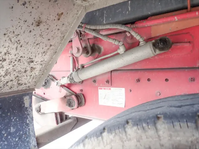 いすゞ ギガ QPG-CXZ77BT(2WD)の写真7