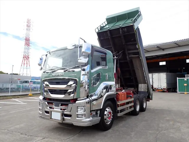 いすゞ ギガ QPG-CXZ77BT(2WD)の写真10