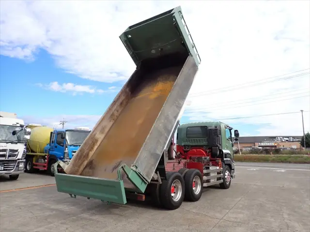 いすゞ ギガ QPG-CXZ77BT(2WD)の写真12