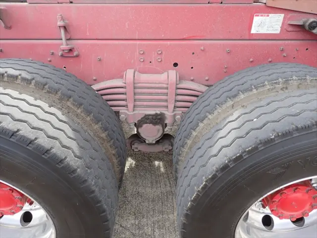 いすゞ ギガ QPG-CXZ77BT(2WD)の写真16