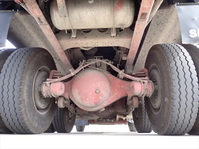 いすゞ ギガ QPG-CXZ77BT(2WD)の写真19