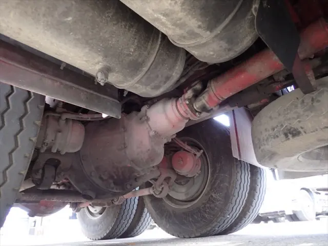 いすゞ ギガ QPG-CXZ77BT(2WD)の写真22