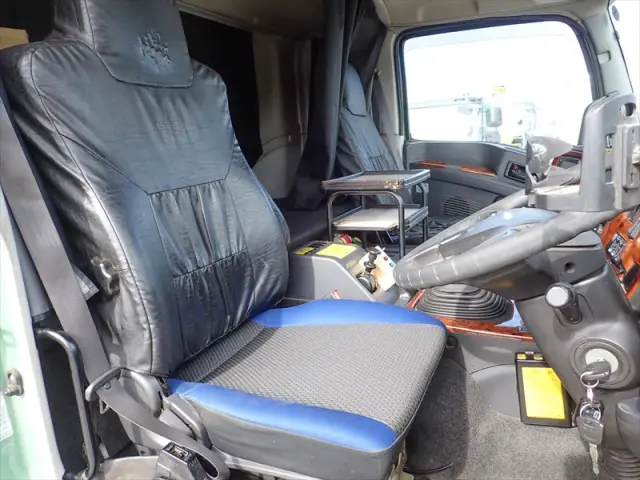 いすゞ ギガ QPG-CXZ77BT(2WD)の写真29