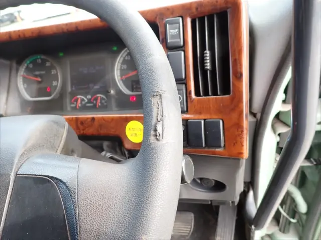 いすゞ ギガ QPG-CXZ77BT(2WD)の写真30