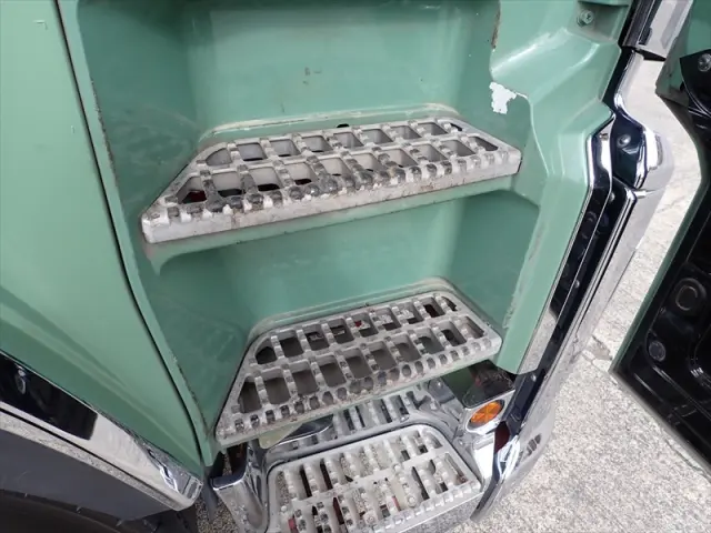 いすゞ ギガ QPG-CXZ77BT(2WD)の写真37