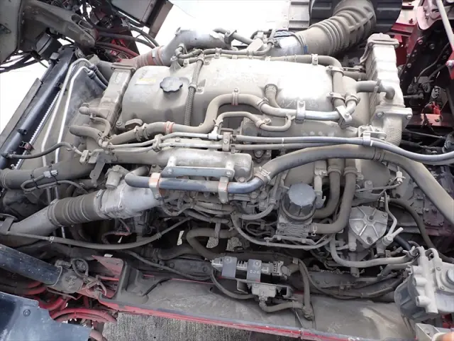 いすゞ ギガ QPG-CXZ77BT(2WD)の写真40