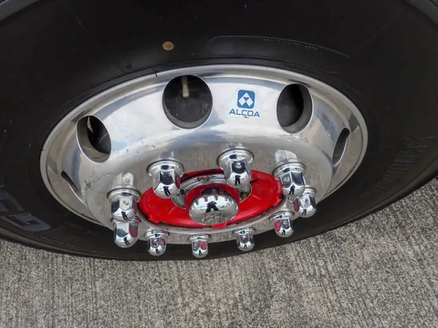 いすゞ ギガ QPG-CXZ77BT(2WD)の写真48