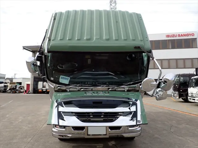 いすゞ ギガ QPG-CXZ77BT(2WD)の写真50