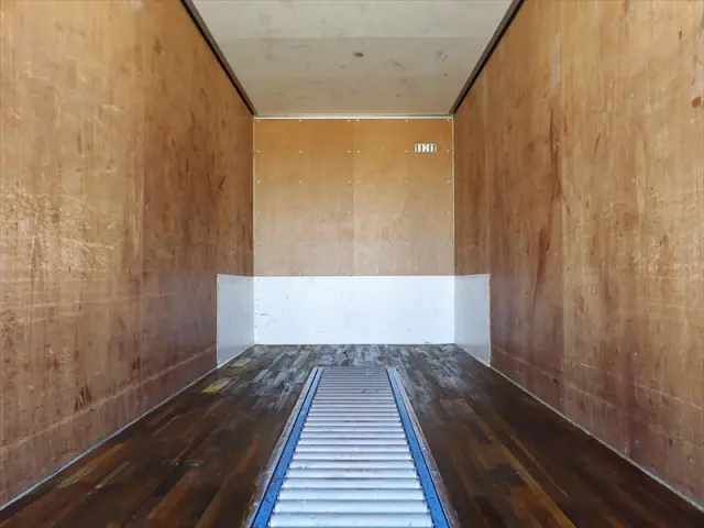 いすゞ エルフ TRG-NLR85AN(2WD)の写真7