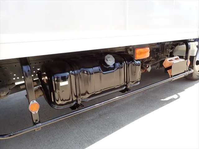 いすゞ エルフ TRG-NLR85AN(2WD)の写真20