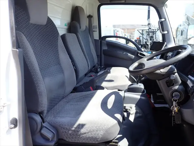 いすゞ エルフ TRG-NLR85AN(2WD)の写真27