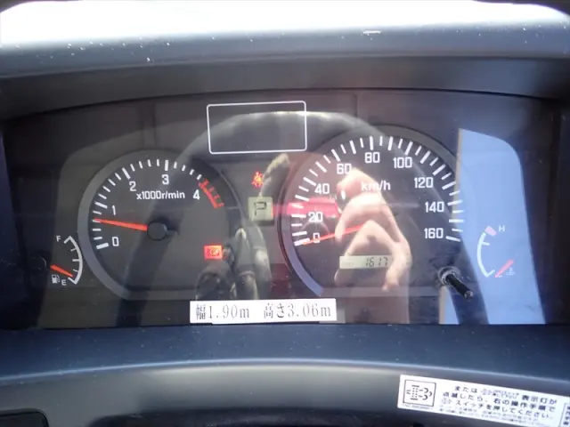 いすゞ エルフ TRG-NLR85AN(2WD)の写真30