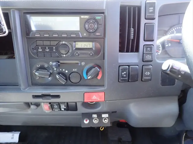 いすゞ エルフ TRG-NLR85AN(2WD)の写真32