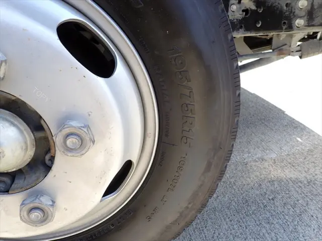 いすゞ エルフ TRG-NLR85AN(2WD)の写真40