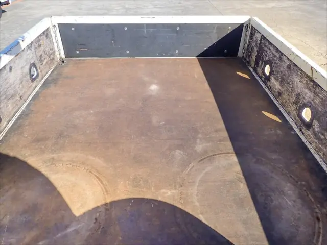 いすゞ エルフ BKG-NKR85Rの写真6