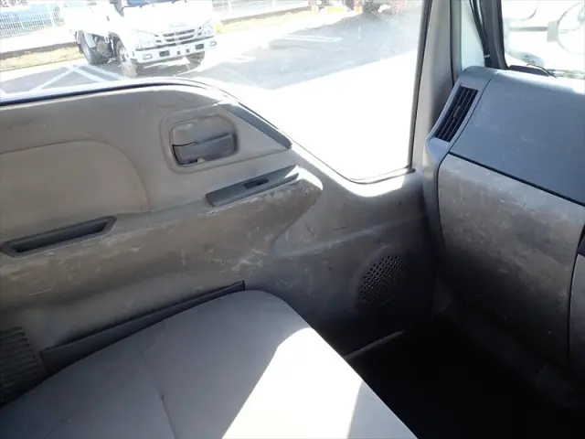 いすゞ エルフ BKG-NKR85Rの写真34