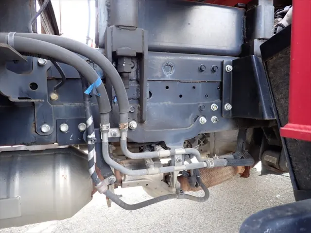 いすゞ エルフ 2RG-NPR88YN(2WD)の写真23