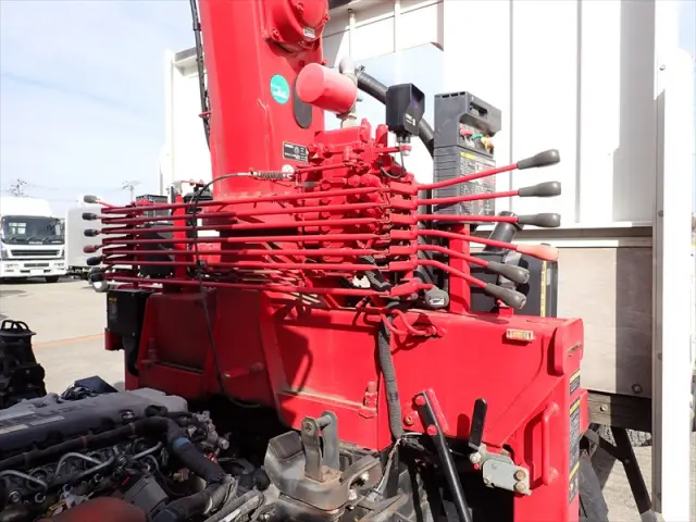 いすゞ エルフ 2RG-NPR88YN(2WD)の写真44